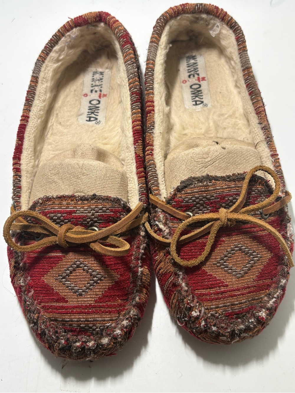 Minnetonka Baja Cally Aztec Tapestry Women's Moccasin Slippers size 9 Boho